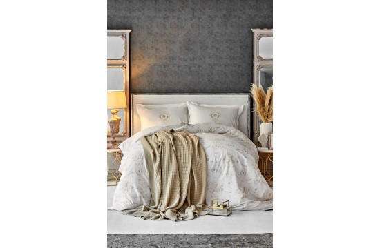 Bedding set with Karaca Home blanket - Quatre delux gold 2020-1 golden euro