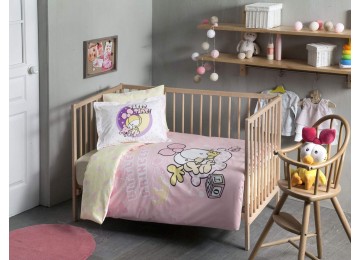 Bed linen in a bed of TAC Sizinkiler Little Princess Ranfors
